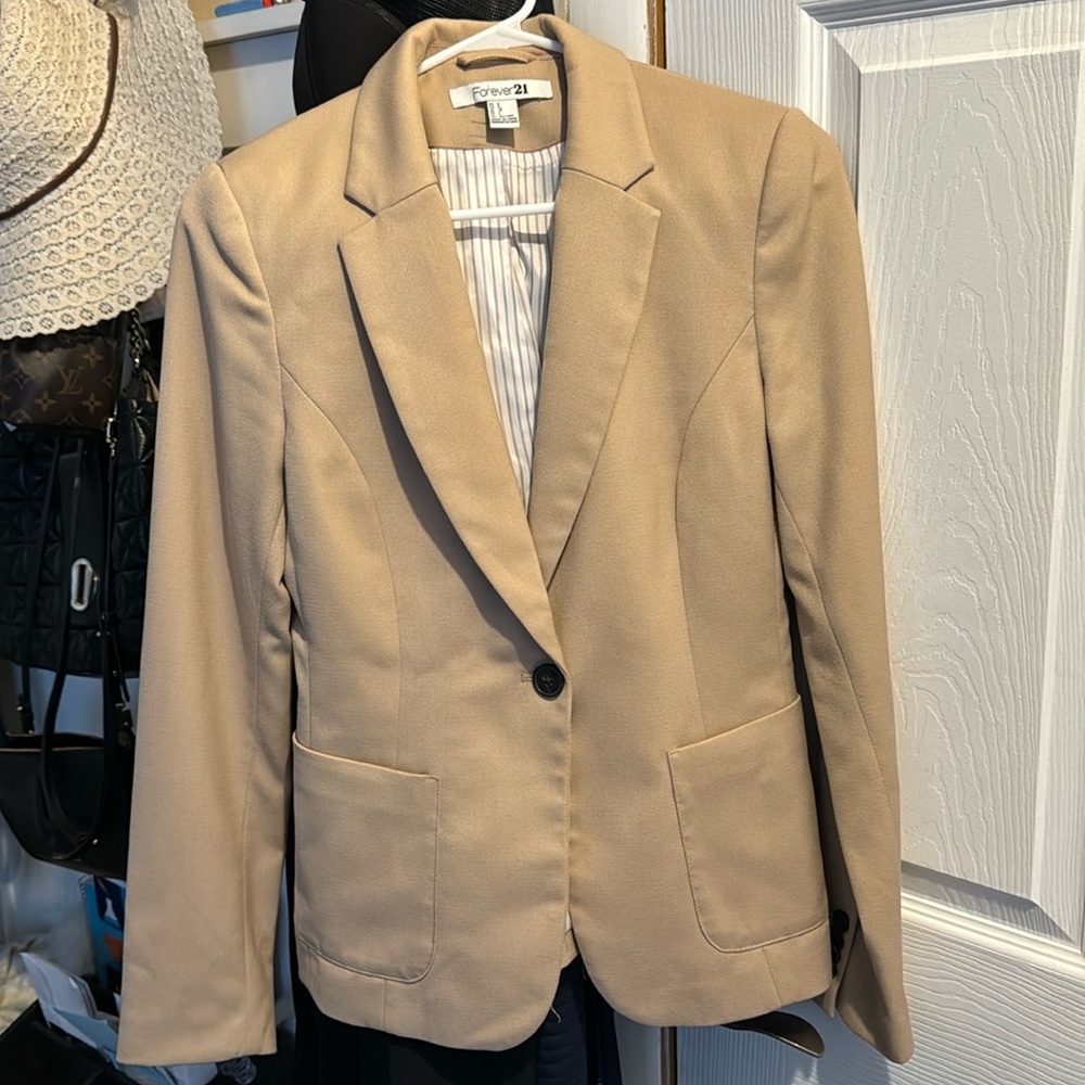 Forever 21 size 8 Tan Woman suit jacket